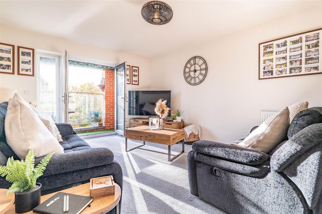 Property photo 2 of 14 Lounge/Dining Room