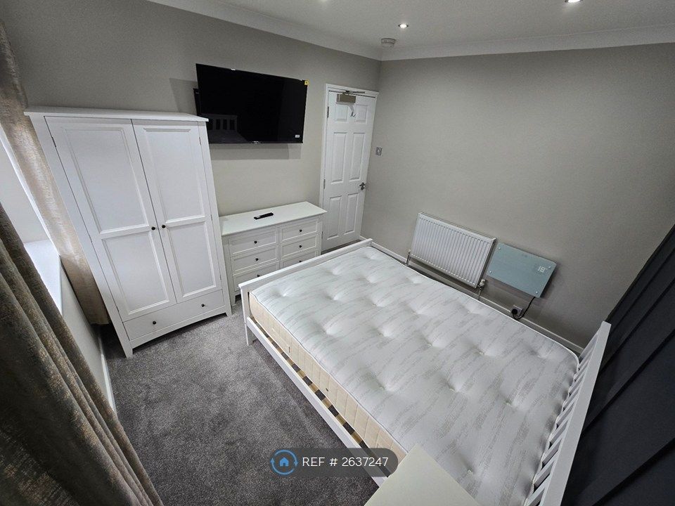 Property photo 2 of 14 Bedroom 2