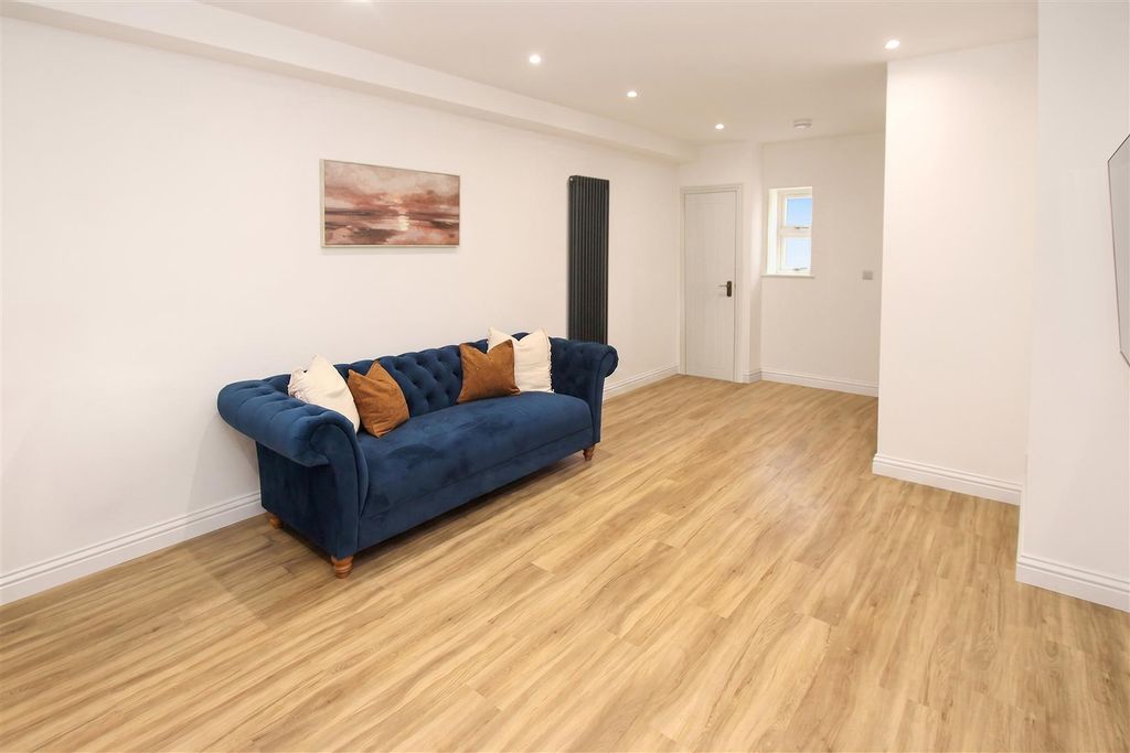 Property photo 3 of 13 Img_0638.Jpg