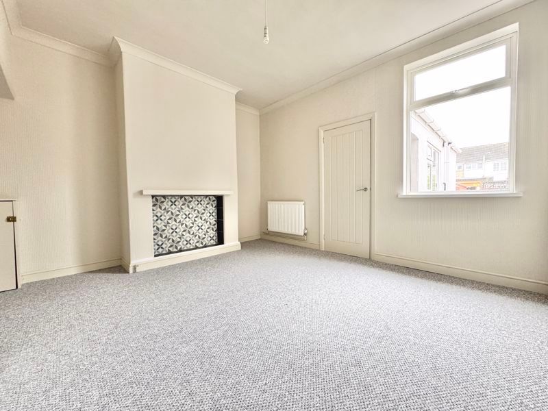 Property photo 3 of 10 Dining Room