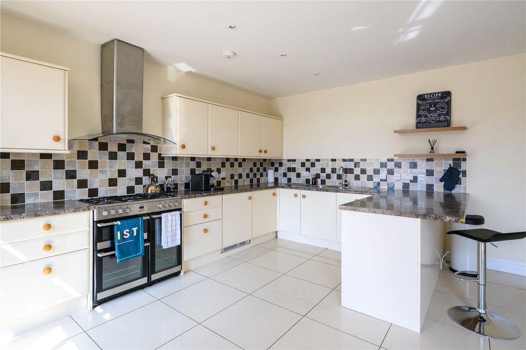 Property photo 3 of 15 Dining Kitchen