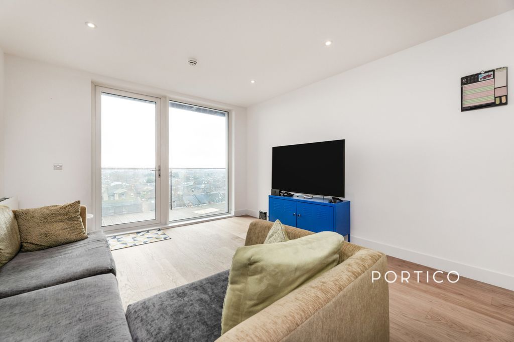 Property photo 2 of 10 Photo