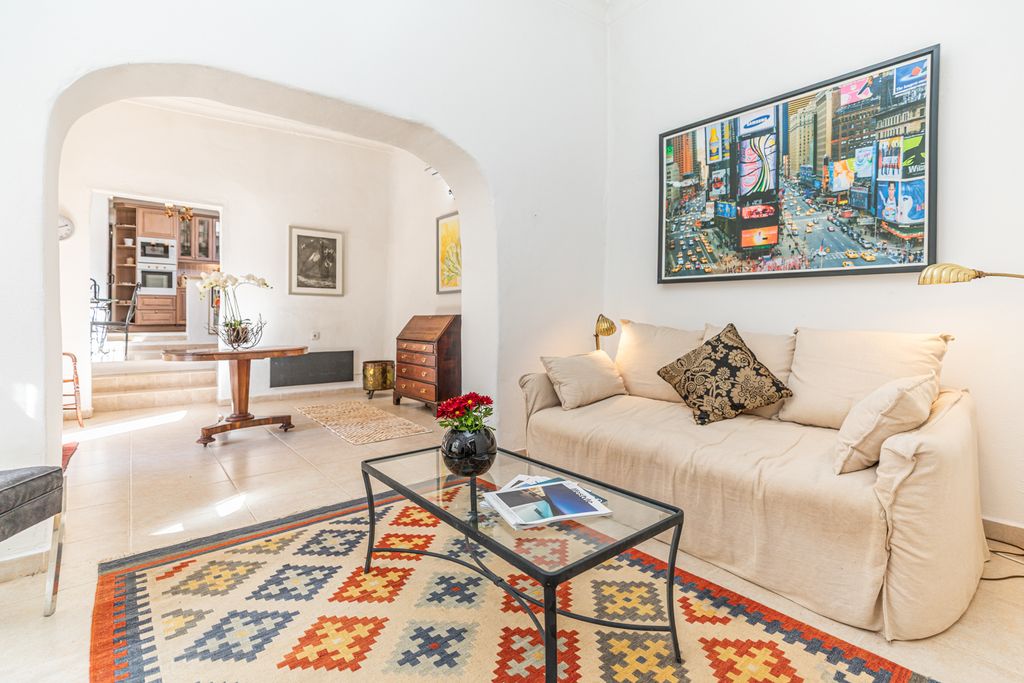 Property photo 3 of 43