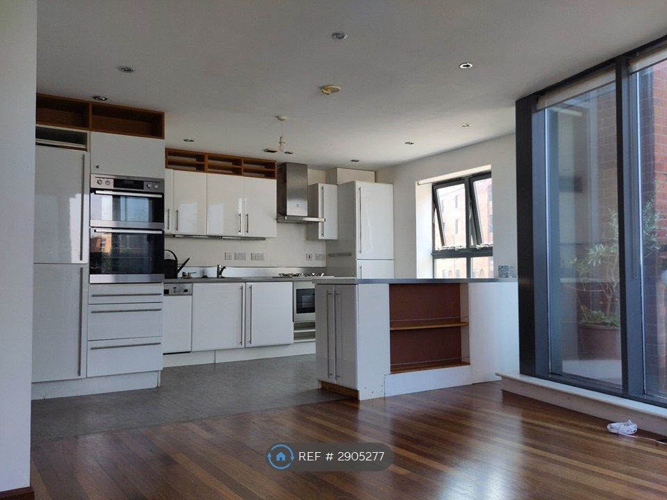 Property photo 3 of 29 Kitchen