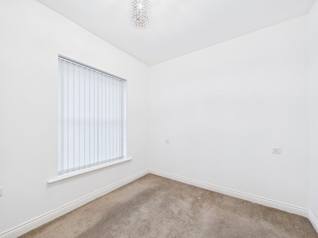 Property photo 3 of 11 Living Area