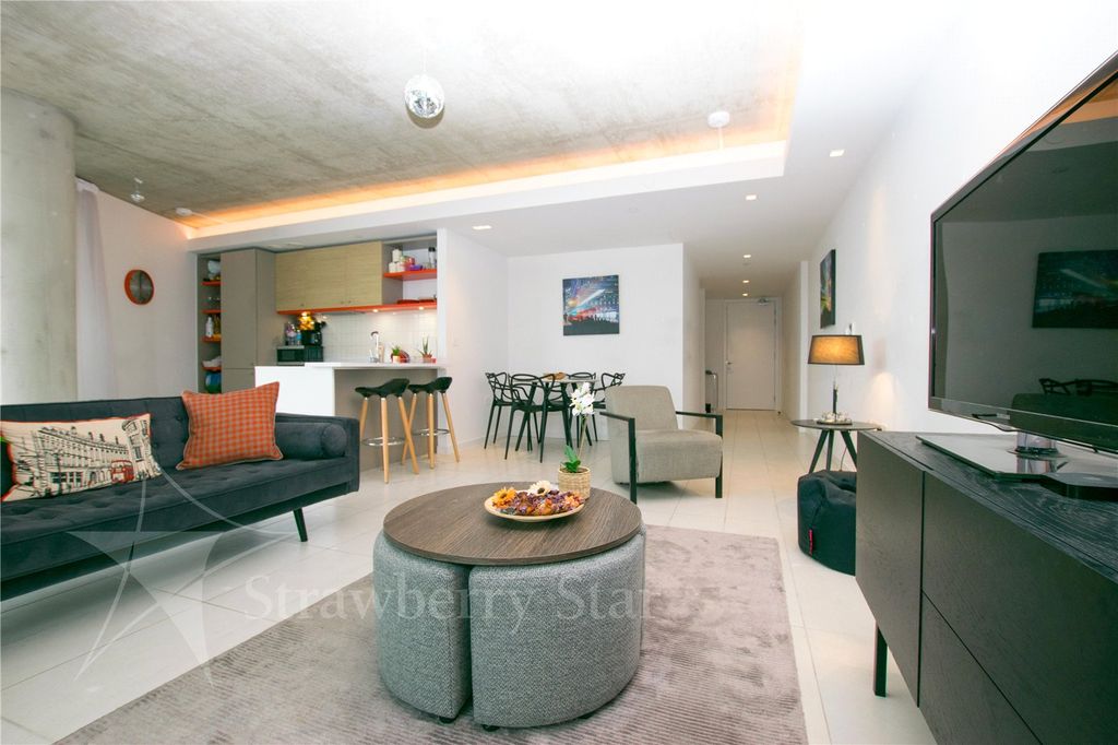 Property photo 2 of 15 Living Room