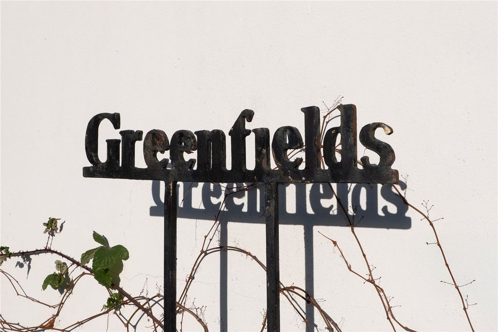 Property photo 2 of 29 Picture No. 15