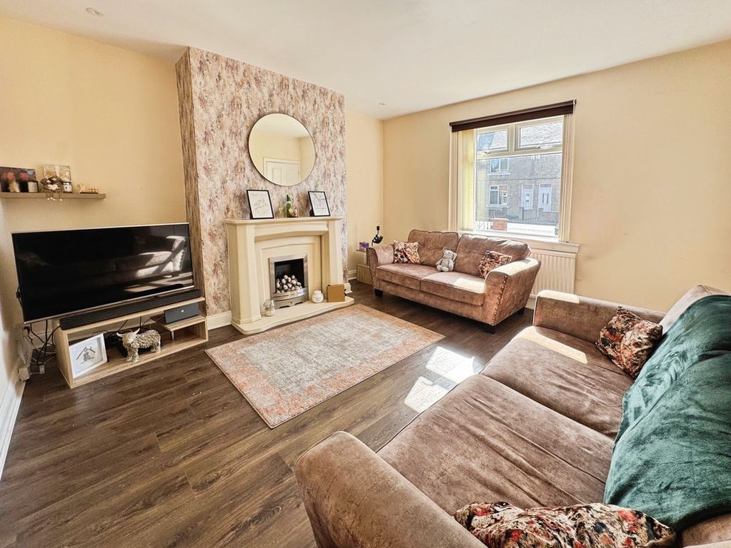 Property photo 2 of 6 Photo 5