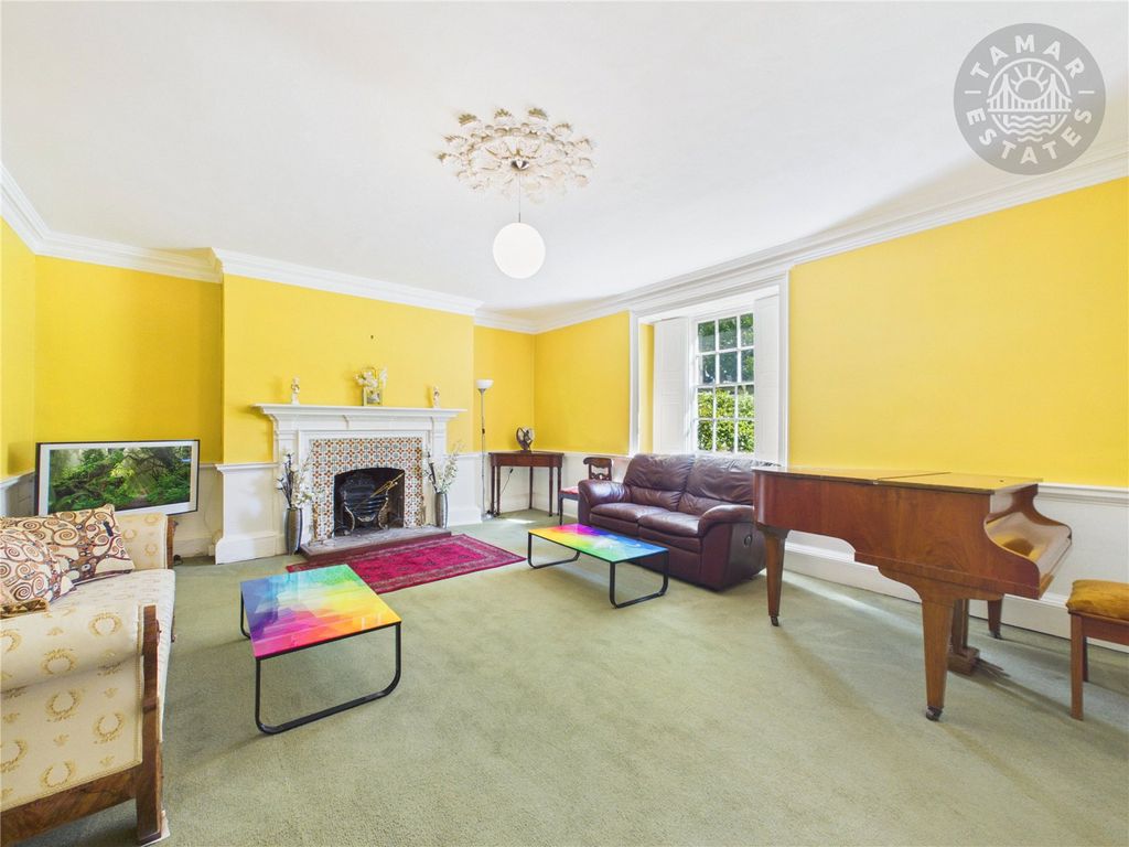 Property photo 2 of 26 Sitting Room
