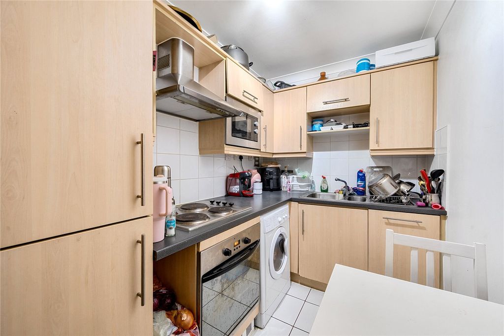 Property photo 3 of 15 Kitchen