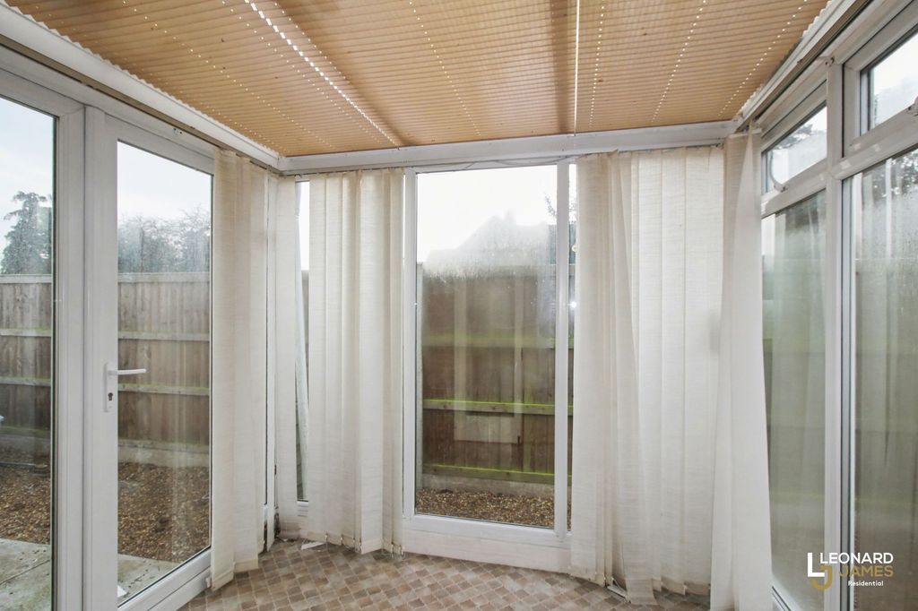 Property photo 3 of 17 Conservatory