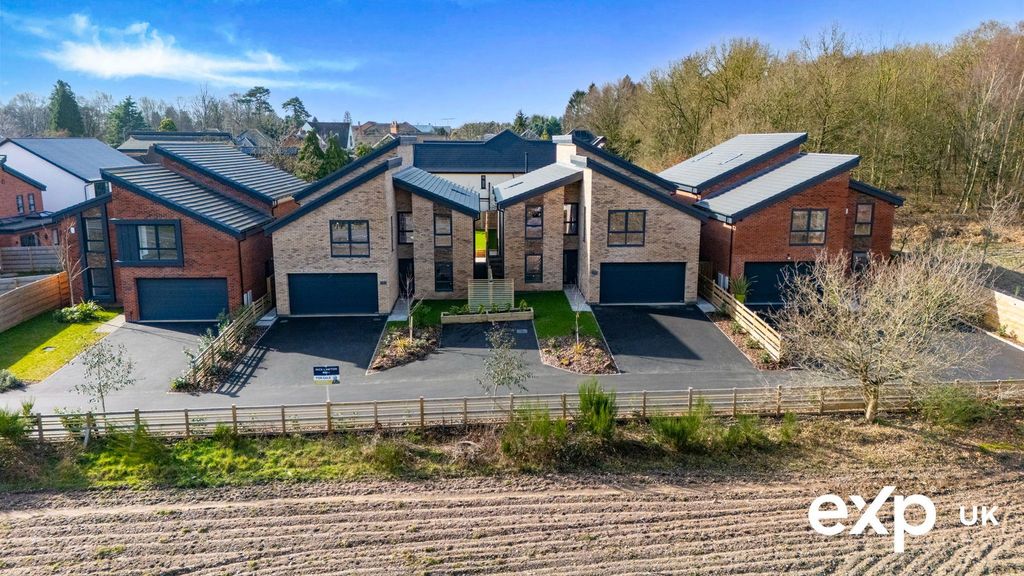 Property photo 2 of 31