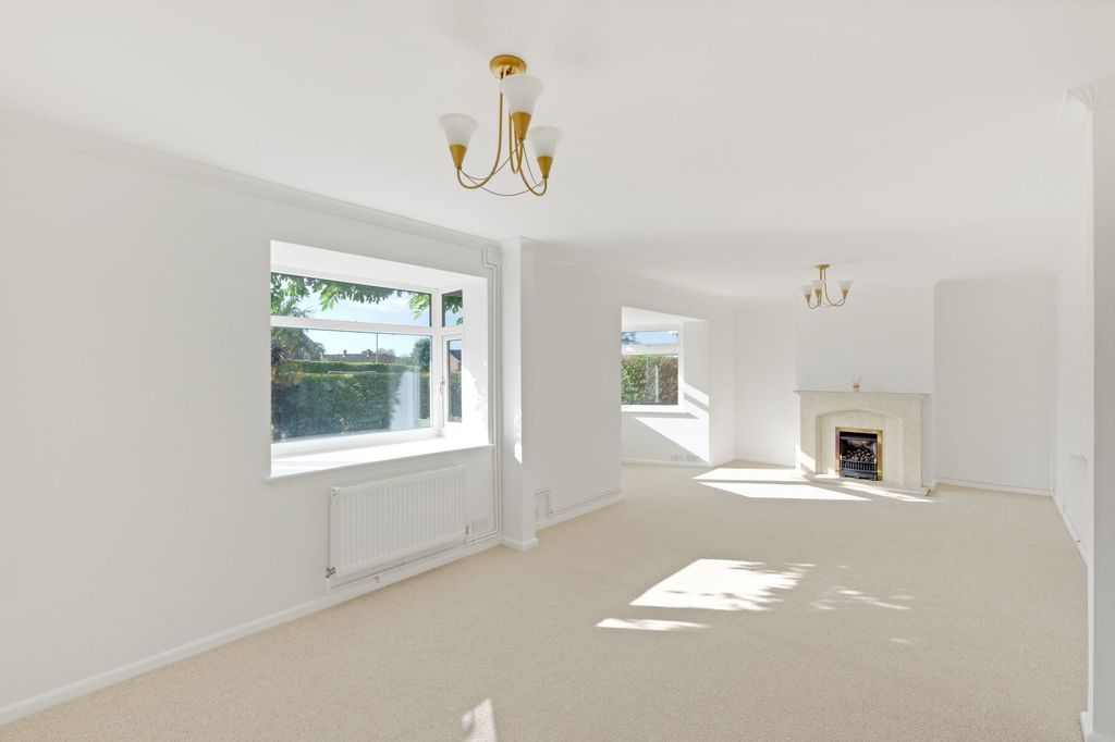 Property photo 3 of 18