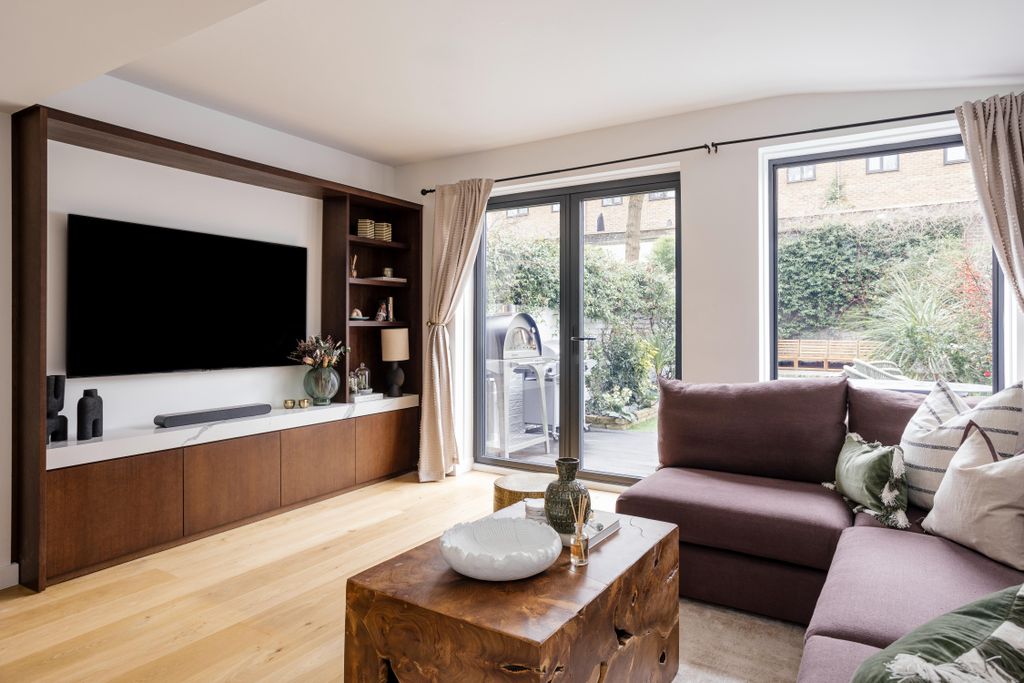 Property photo 1 of 19 Cover