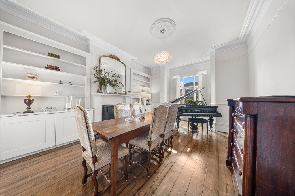 Property photo 3 of 46