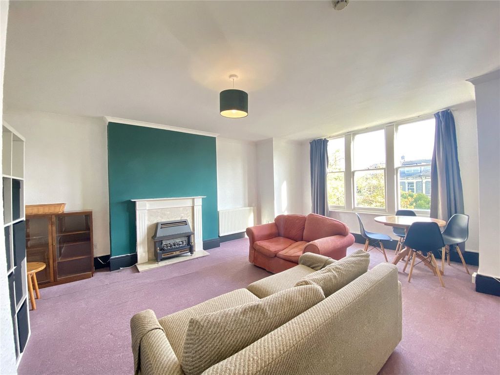 Property photo 2 of 15 Picture No. 21