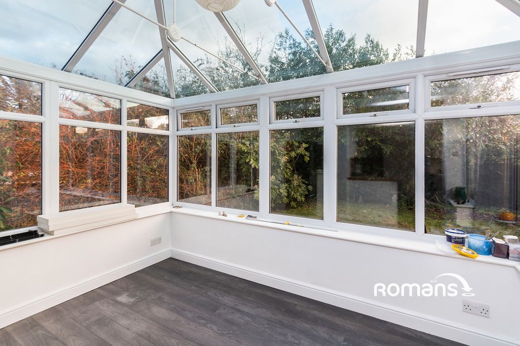 Property photo 3 of 9 Photo