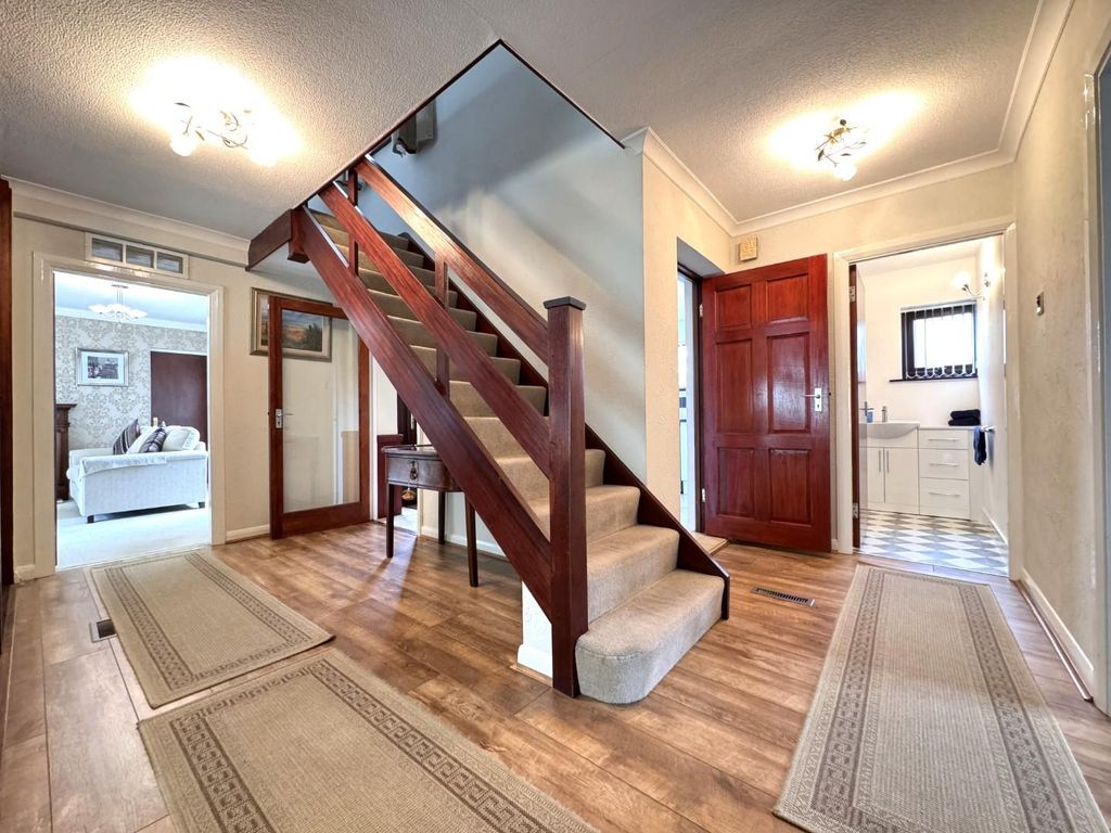 Property photo 3 of 42 Entrance Hall