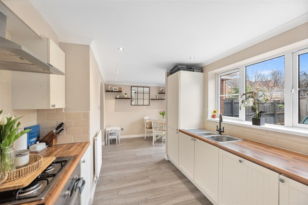 Property photo 3 of 24 Kitchen/Dining Room