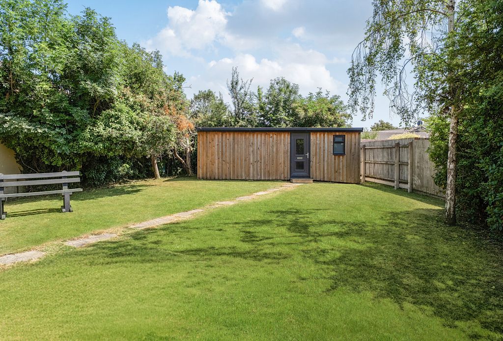 Property photo 3 of 19 1-6A5827B8d771d-1...