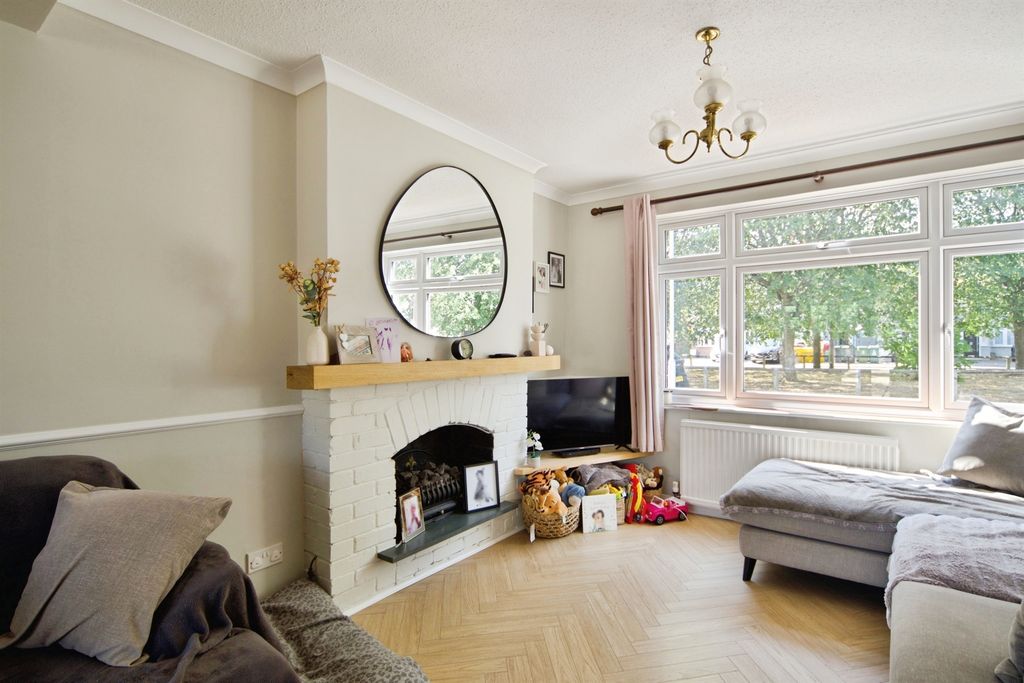 Property photo 3 of 22