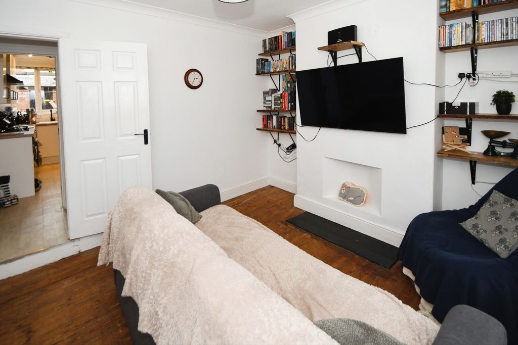 Property photo 3 of 5