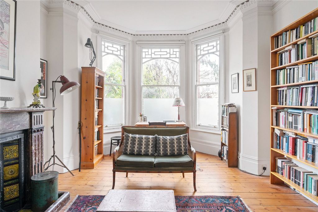 Property photo 2 of 13 Picture No. 23