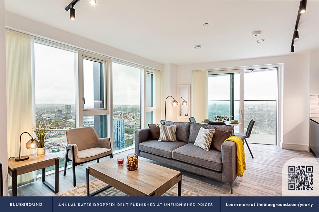 Property photo 3 of 19 Living Room