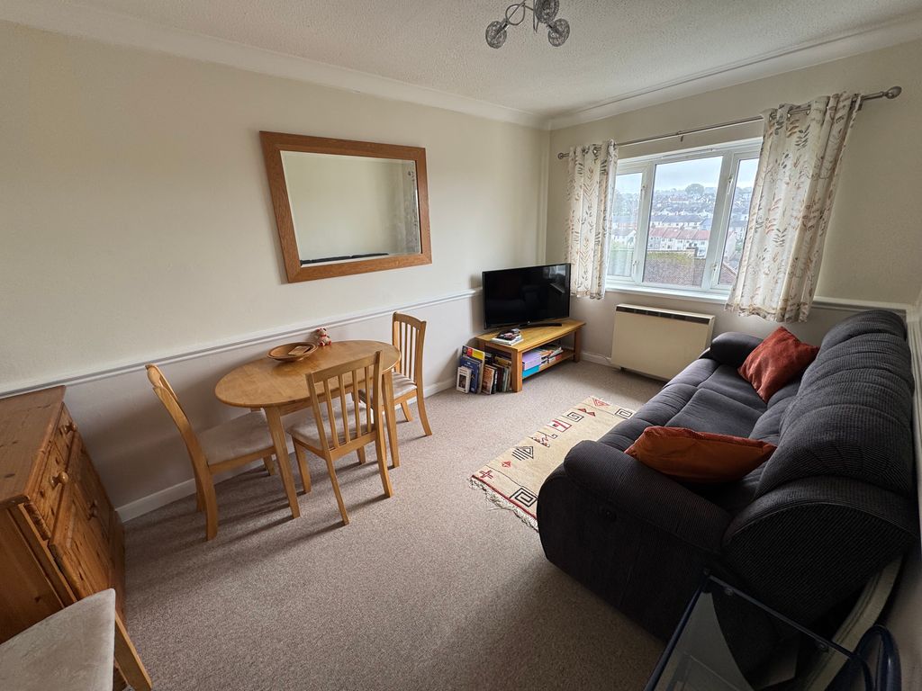 Property photo 3 of 10 Img_2497