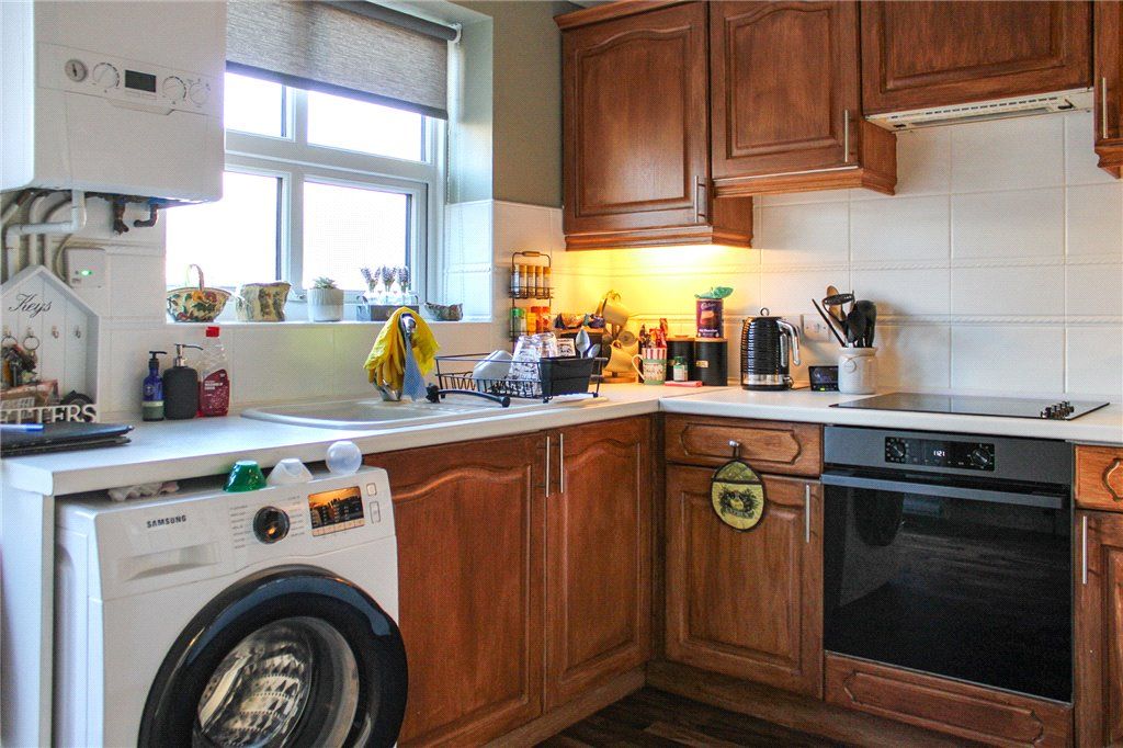 Property photo 3 of 9 Kitchen