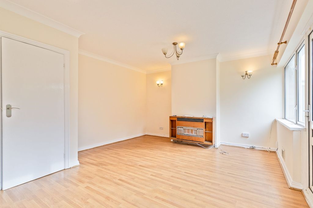 Property photo 3 of 21