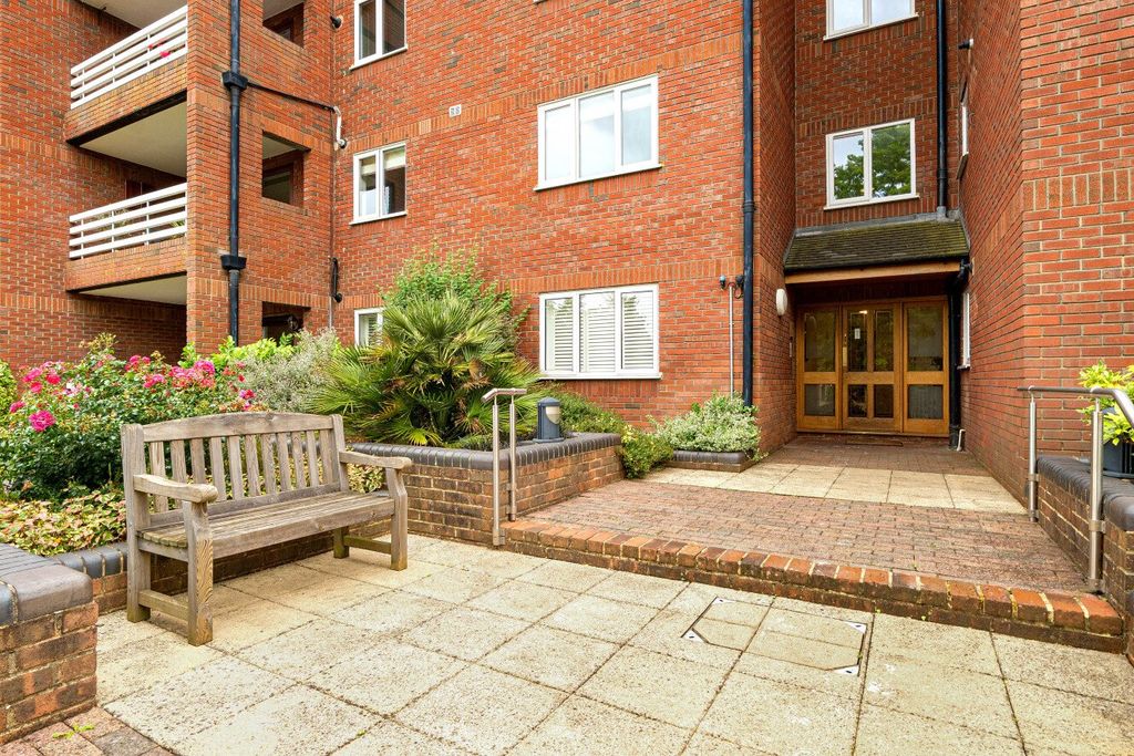 Property photo 2 of 17 Picture No. 13