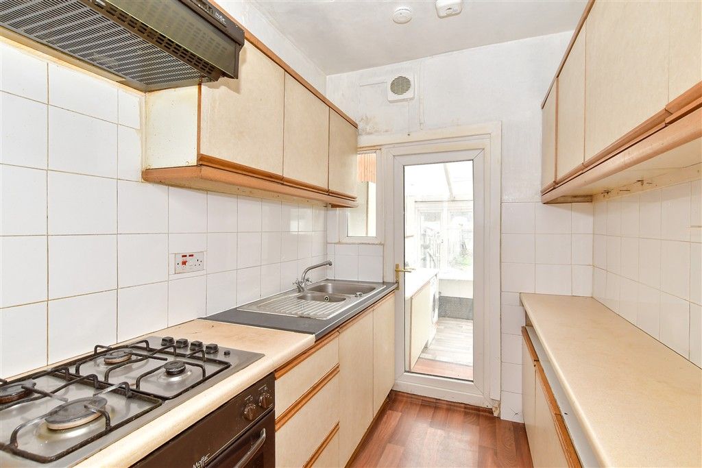 Property photo 2 of 9 Kitchen