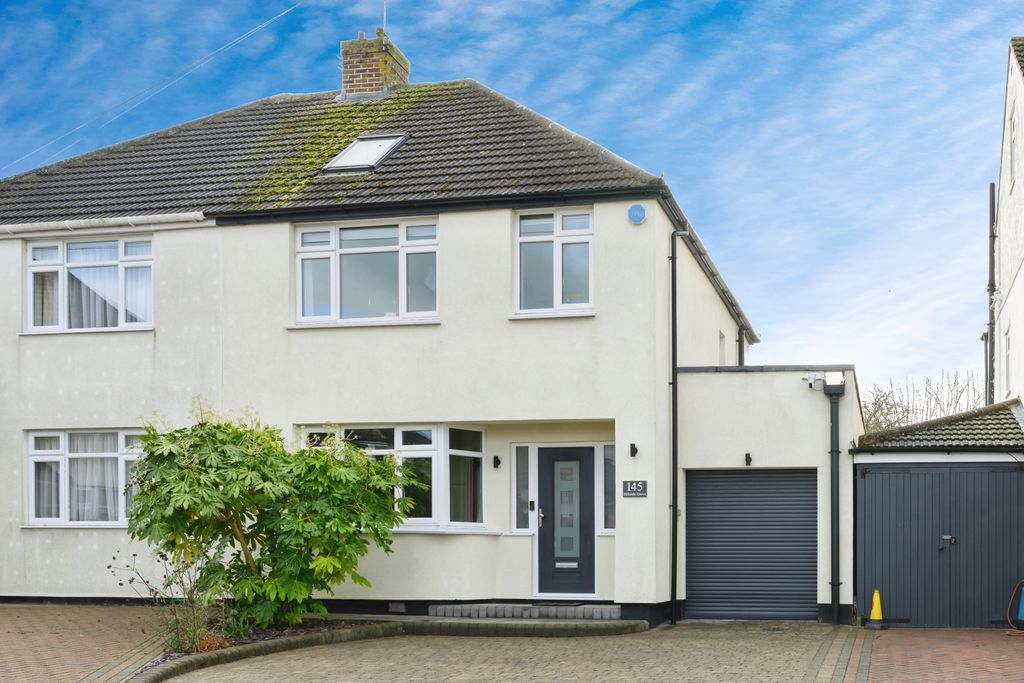 Property photo 1 of 32