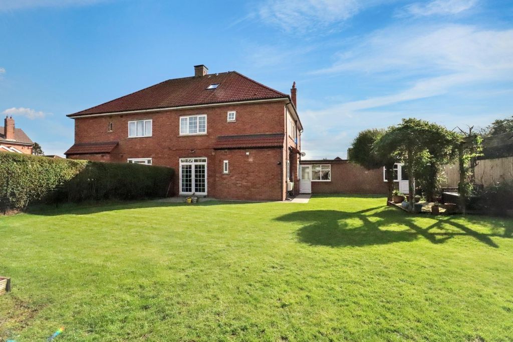 Property photo 2 of 26