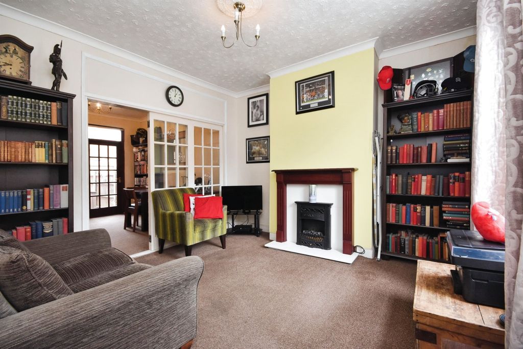 Property photo 2 of 17