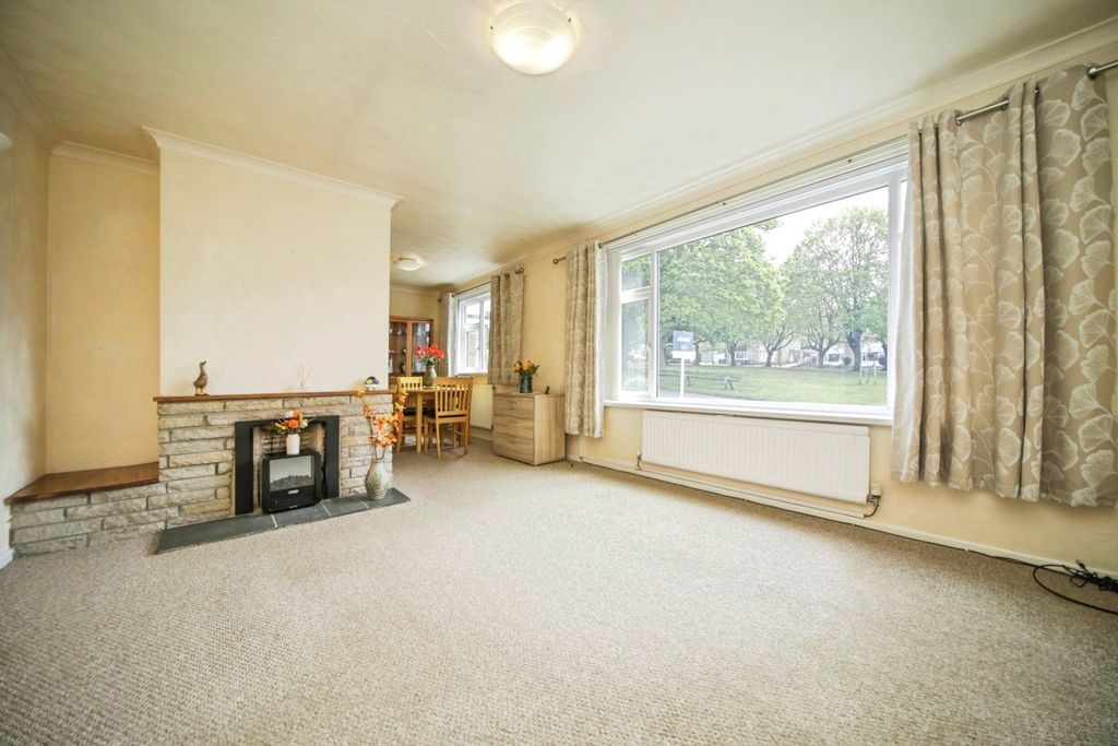 Property photo 3 of 15 Pbox-Img.Jpg