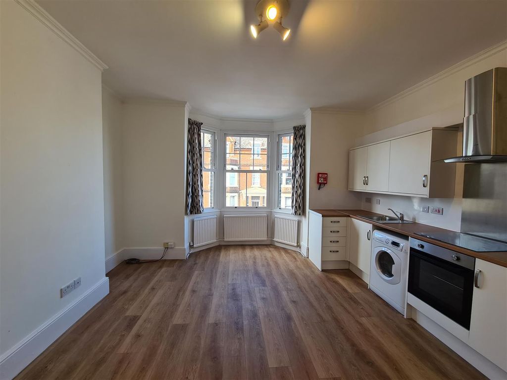 Property photo 2 of 15 Lounge2.Jpg