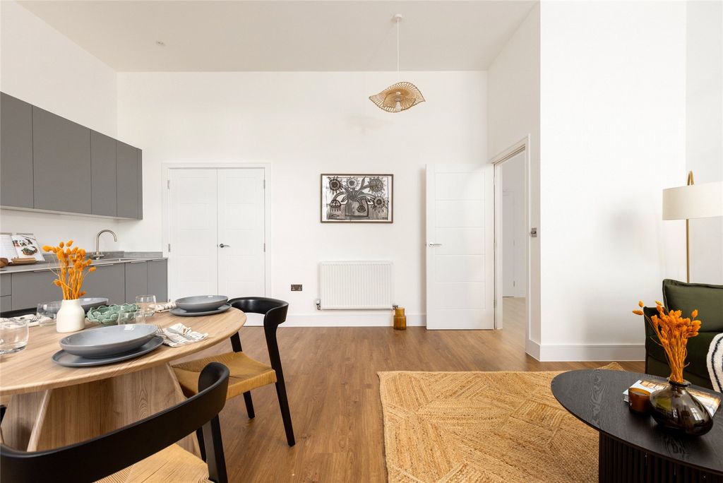 Property photo 2 of 10 Living Room