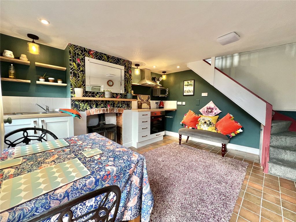 Property photo 2 of 12 Picture No. 05