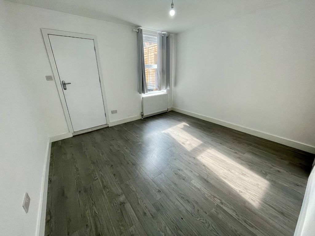 Property photo 2 of 10 5029091