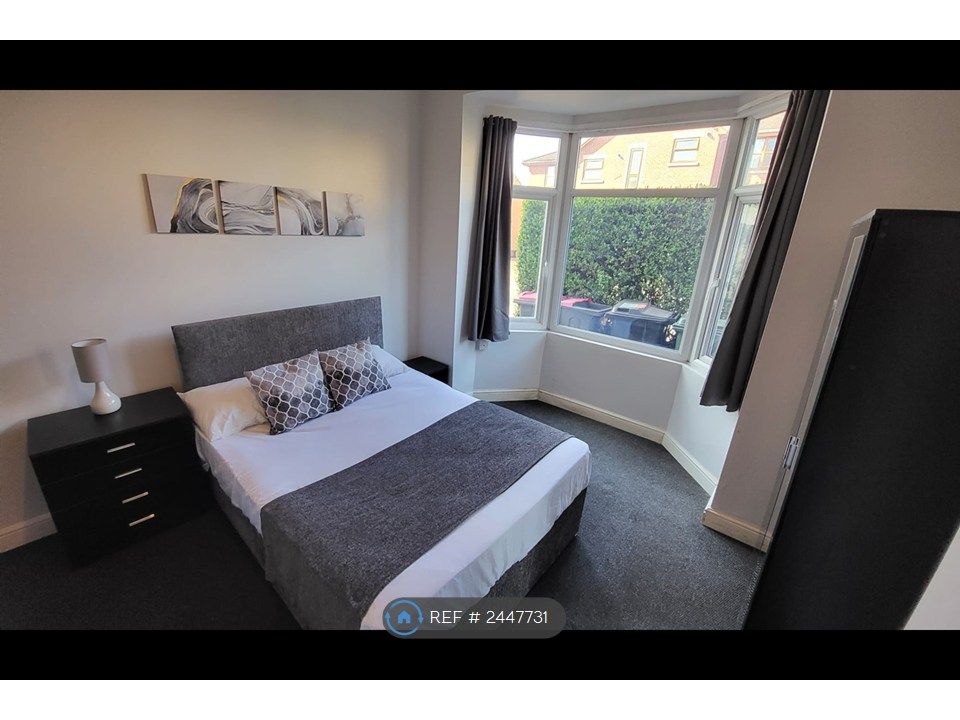 Property photo 2 of 9 Room 1 - Let