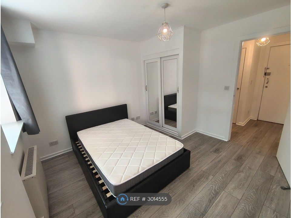 Property photo 3 of 12 Bedroom