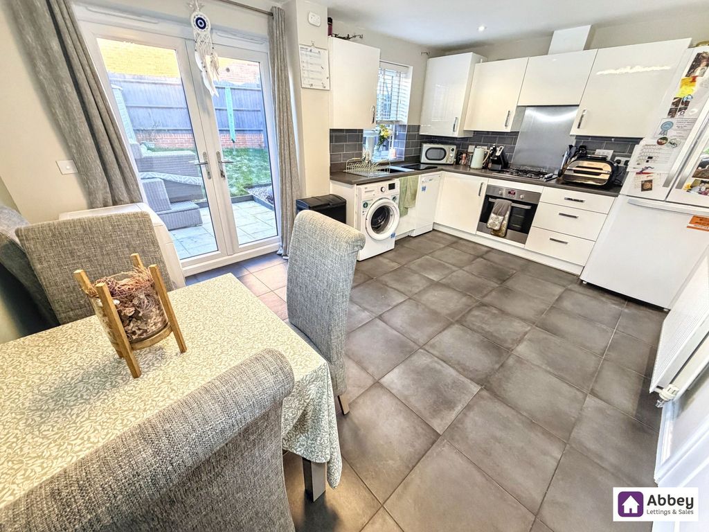 Property photo 3 of 17 Kitchen/Diner