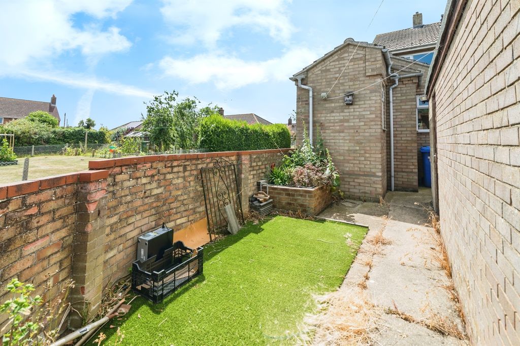 Property photo 3 of 16