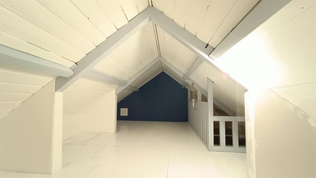 Property photo 2 of 43 Loftbedroom5Annexe1.Jpg