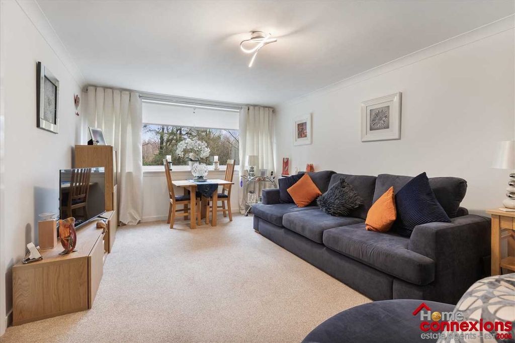 Property photo 2 of 23 Lounge Dining (1)