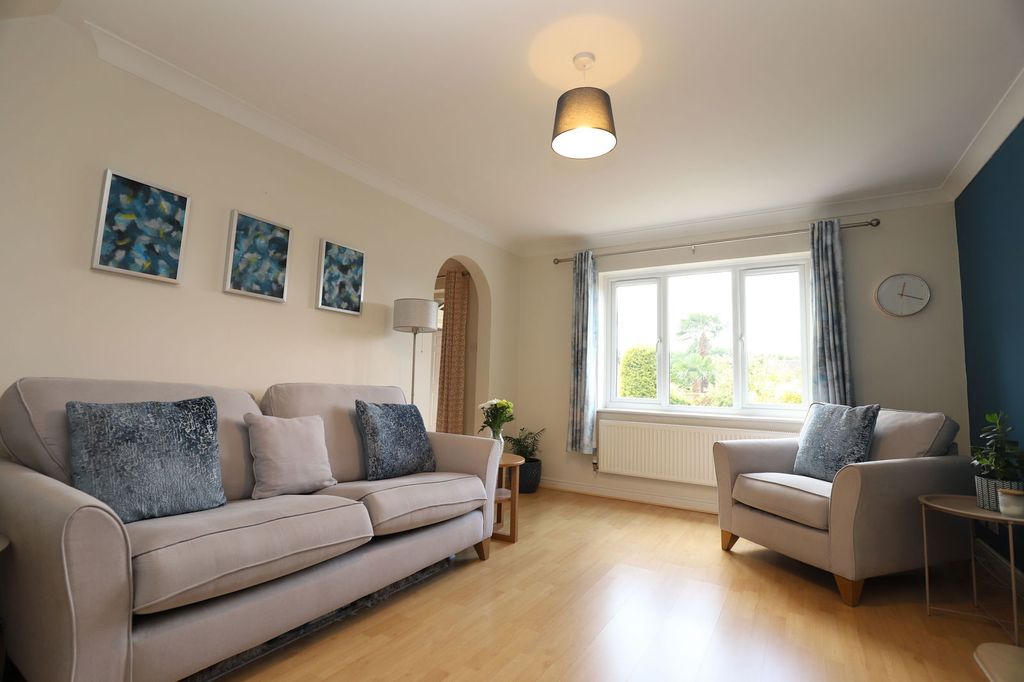 Property photo 3 of 33