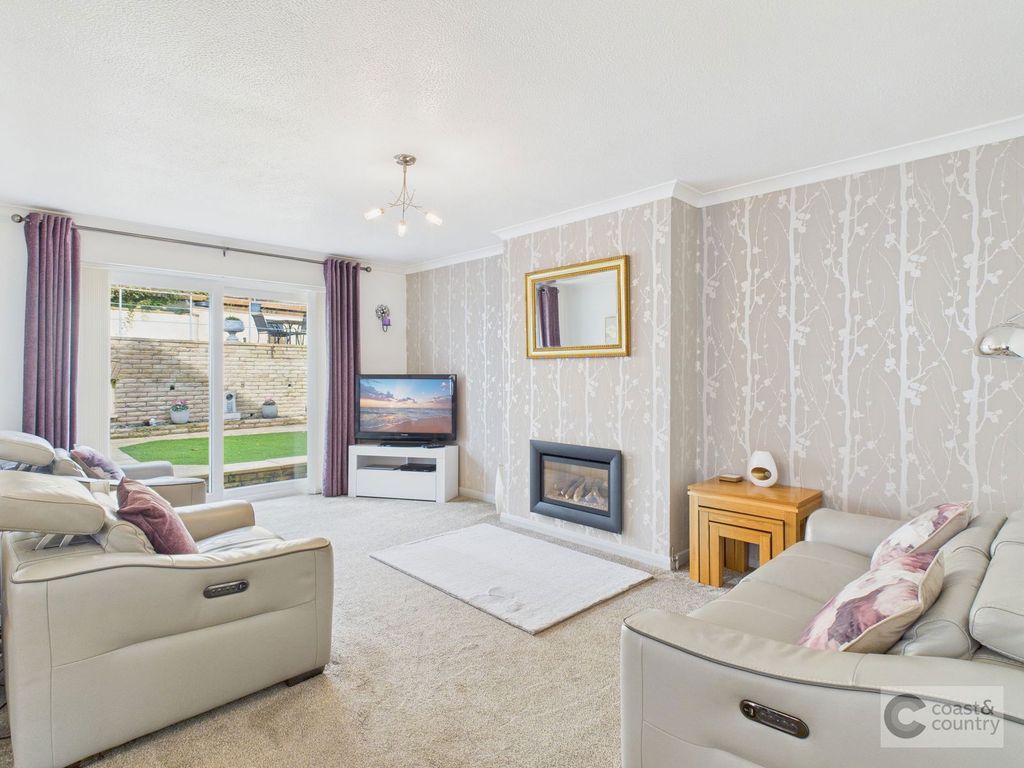 Property photo 2 of 25