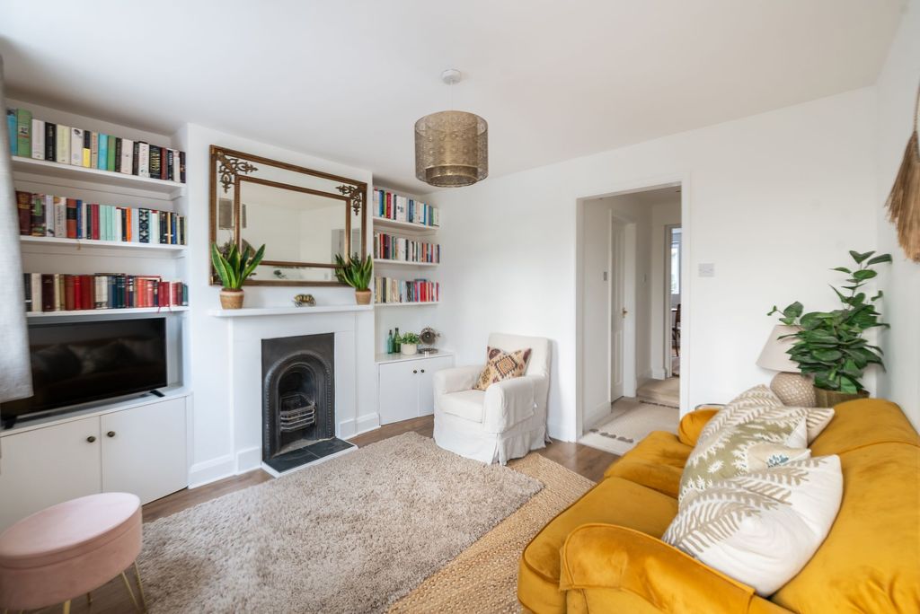 Property photo 3 of 17